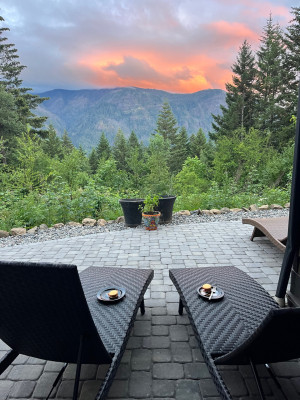 Scenic Pacific Northwest Gorge Retreat photo 2